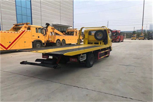 泽普非事故拖车